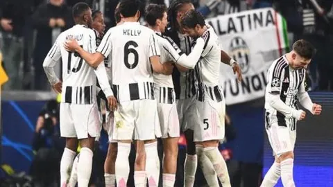 曼联揭秘：B费续约与离队之谜，悬念重重